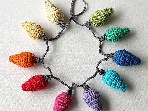 [Free Pattern] Get In The Holiday Spirit With These Fun Rainbow Christmas Lights
