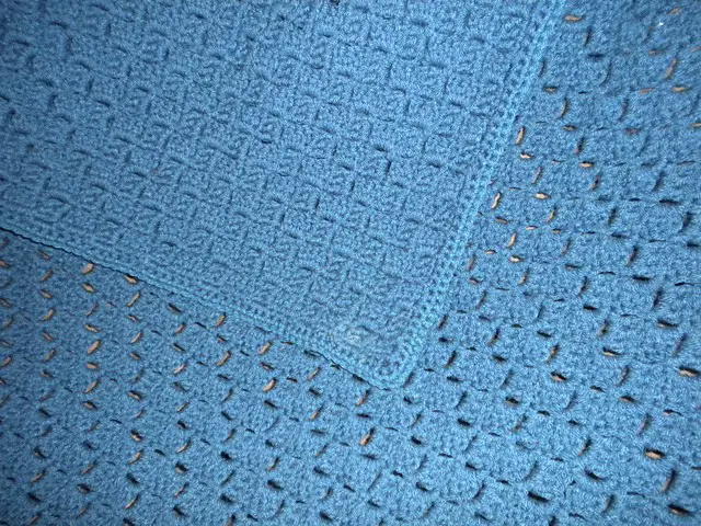 [Free Pattern] Learn A New Crochet Stitch: Crazy Stitch Afghan 