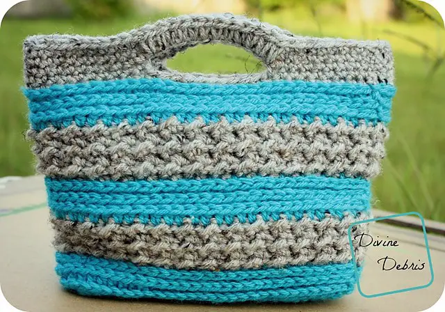 [Free Pattern] This Super-Cute Crochet Purse Is Very Easy To Work Up, In No Time At All!