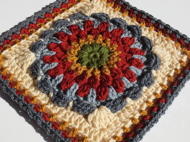 [Free Pattern] This Exceptional Floral Dimension Afghan Square Offers Lots Of Scope For Playing With Color
