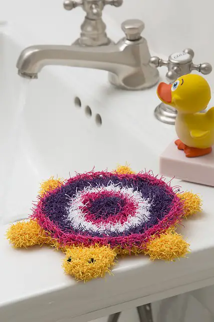 [Free Pattern] Uniquely Textured Turtle Washcloth That Kids Will Love Using In The Bathtub