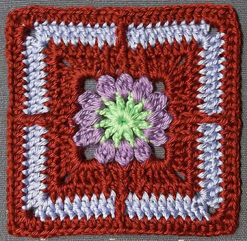 [Free Pattern] Insanely Cute Flower Square