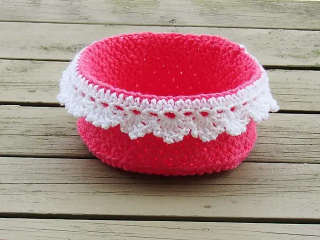 [Free Pattern] This Lace Basket Makes An Incredibly Cute And Useful Gift Everyone Will Want