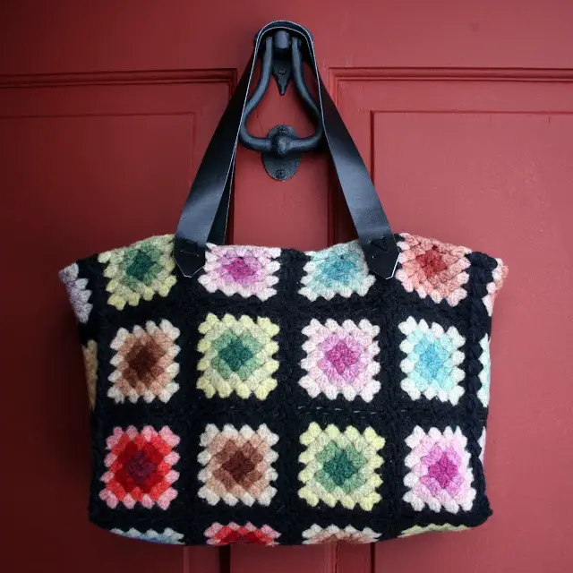 By Far The Easiest Way To Make A Gorgeous Granny Square Tote Bag