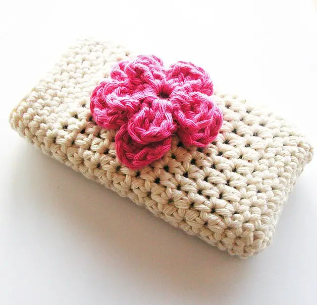 [Free Pattern] Unbelievably Cute Crochet iPhone Case You'll Be Able To Make Really Quick