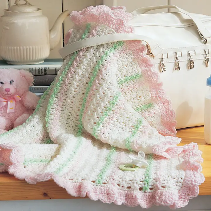 [Free Pattern] Incredibly Quick And Easy Stunning Crochet Stroller Blanket