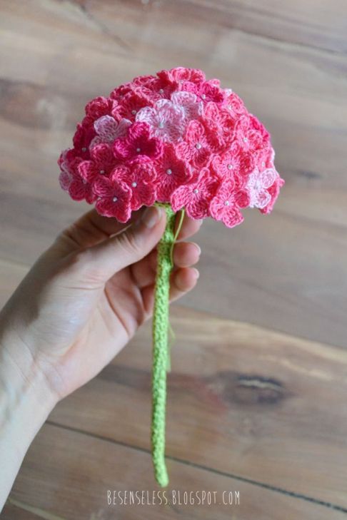 [Free Pattern] Everything About This Crochet Hydrangea Flower Is Fascinating!