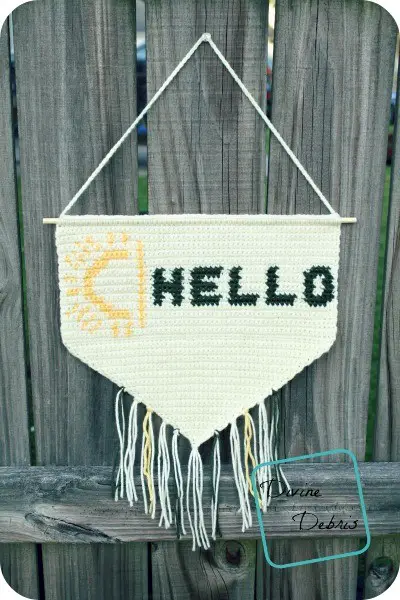 [Free Pattern] What Better Way To Greet Your Guests Than This Crochet Hello Banner?