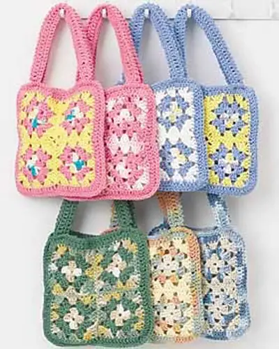 [Free Pattern] Fun And Really Easy To Make Crochet Granny Square Bag