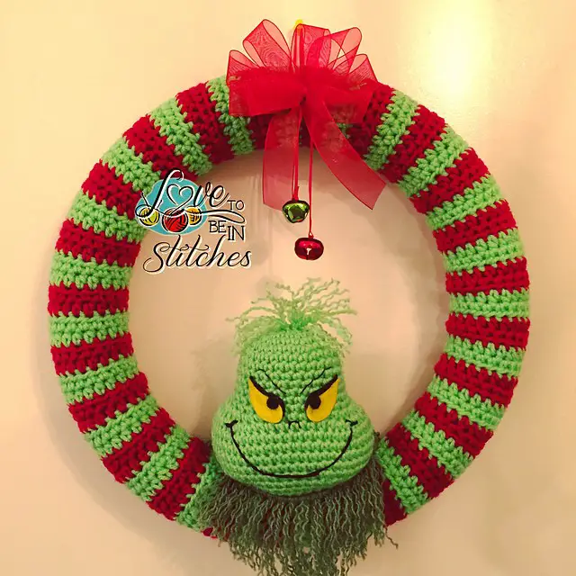 [Free Pattern] This Super-Cool Grinch Wreath Is Clearly One Of A Kind!
