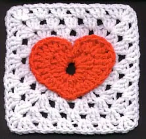 [Free Pattern] Sweet Granny Square With A Heart