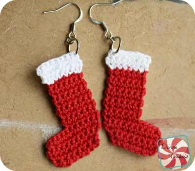 Quick And Easy Crochet Christmas Earrings Pattern [Free Crochet Patterns]