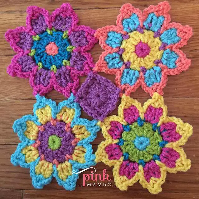Here's How To Make A Gorgeous And Colourful Flower Blanket
