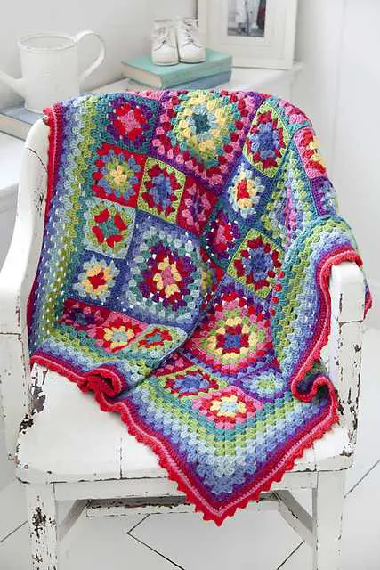 Stunning Granny Squares Blanket In Vibrant Colors