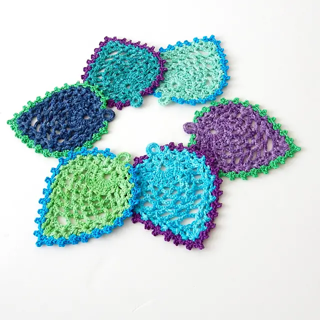 [Free Pattern] Elegant Peacock-Style Pineapple Coasters To Preserve Your Furniture and Beautify Your Home