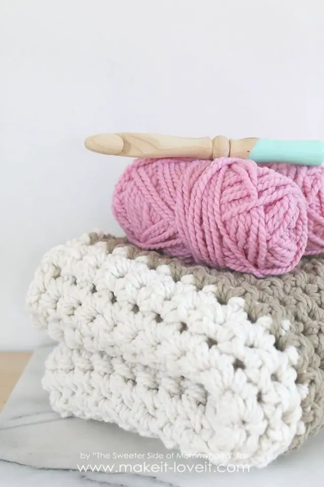 [Free Pattern] You Can Absolutely Do This Chunky Blanket Project As A Beginner