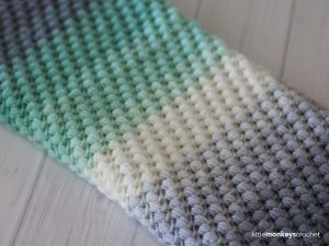 [Free Pattern] This Lovely Bean Stitch Crochet Pattern Makes An Elegant Little Gift