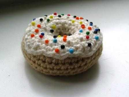 [Free Pattern] Adorable Donut Pincushion To Help You Keep Your Pins Off The Floor!