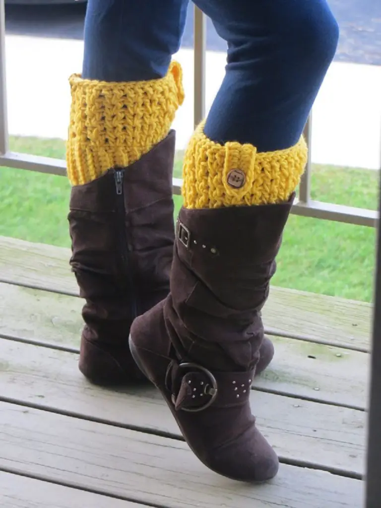 [Free Pattern] These Crochet Boot Cuffs Sell Like Hotcakes At Craft Fairs