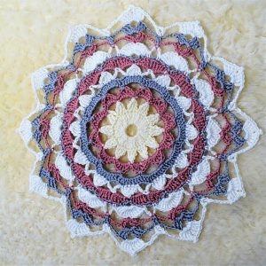 [Free Pattern] Beautiful Lacy Mandala Rays Coaster