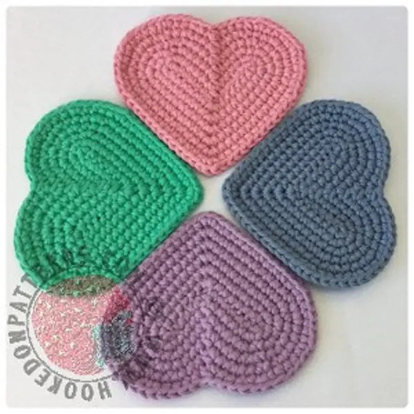 [Free Pattern] Cute Simple Heart Shaped Coasters