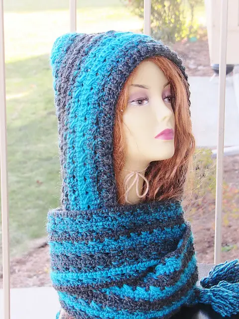 [Free Pattern] Heidi Hooded Scarf Is One Of The Comfiest Things You'll Ever Wear