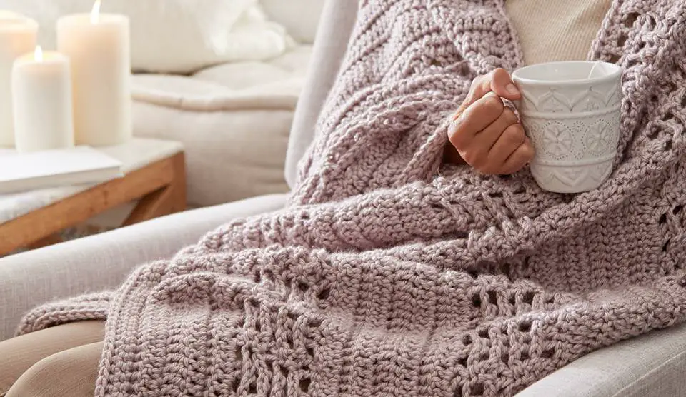 [Free Pattern] The Most Relaxing Stylish Crochet Blanket You'll Ever Make!