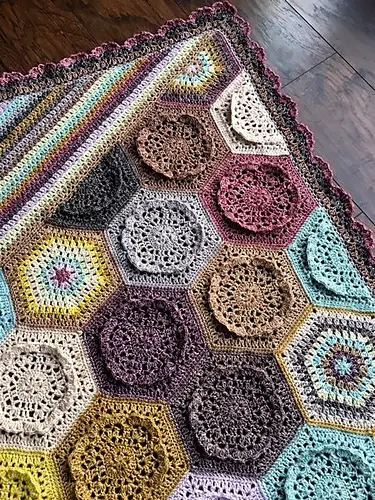 [Free Pattern] Feminine Elegant Blanket With A Stunning Mix Of Blocks And Colorways