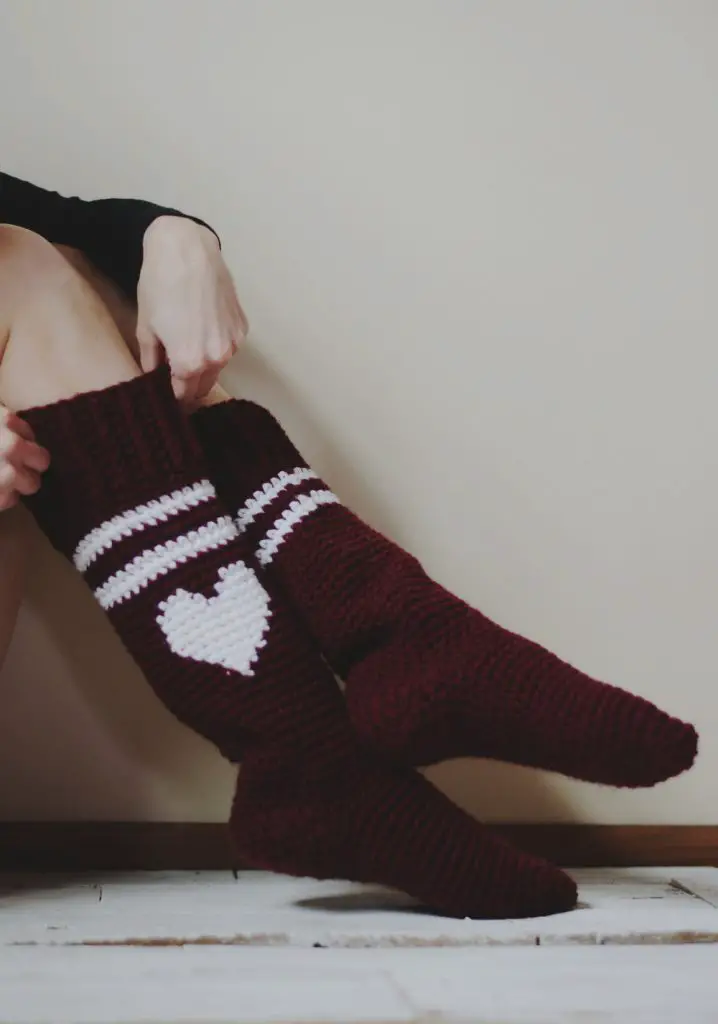 [Free Pattern] Classic And Cool Varsity Love Socks