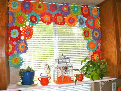 [Free Patterns] 8 Beautiful And Easy To Crochet Curtain Patterns For Kitchen
