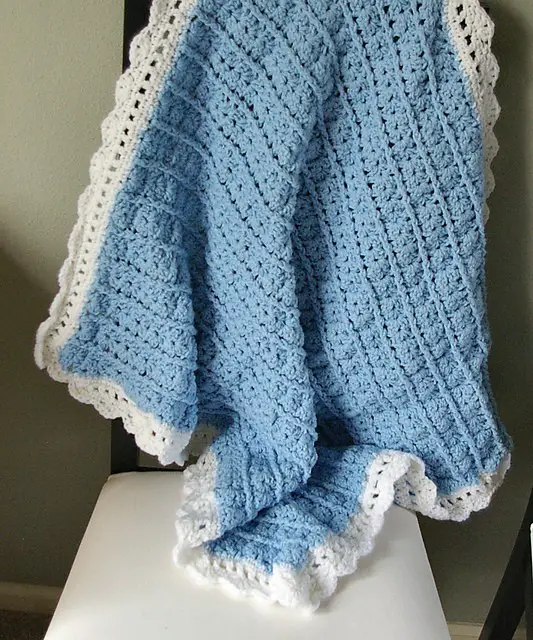 [Free Pattern] Classic Coverlet Crochet Pattern