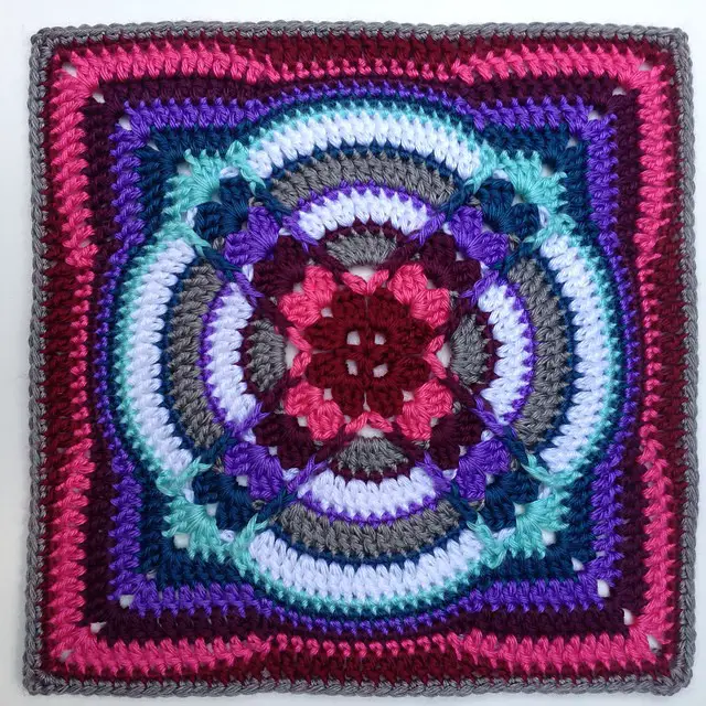 [Free Pattern] Denna Square: Amazing Style And Colors!