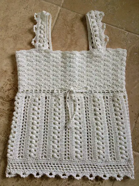 [Free Pattern] This Lacy Crocheted Sleeveless Top Is Gorgeous!