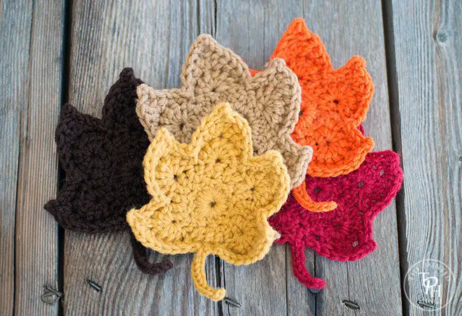 Fall Maple Leaf Free Crochet Pattern- Halloween Crochet Patterns For Beginners