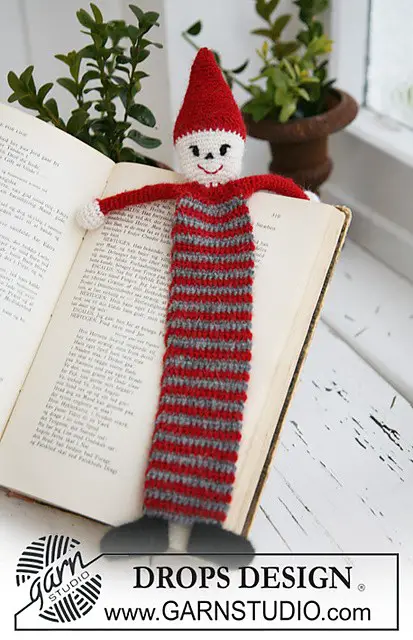 Crochet Santa bookmark by DROPS design