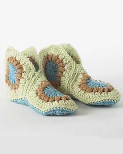[Free Pattern] These Granny Slippers Are Super Hot!