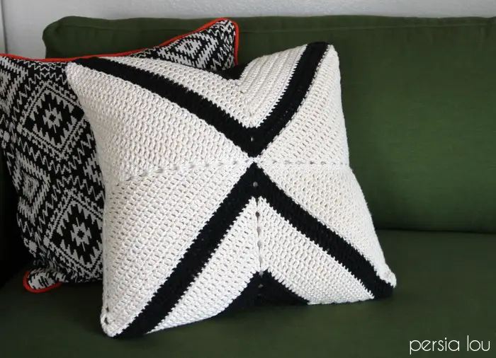 crochet-x-pillow