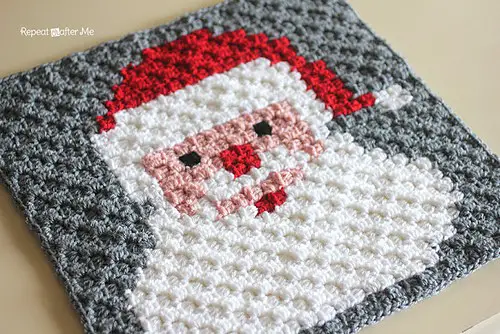 [Free Pattern] This Cute Santa Pixel Square Is So Fun And Easy To Do!