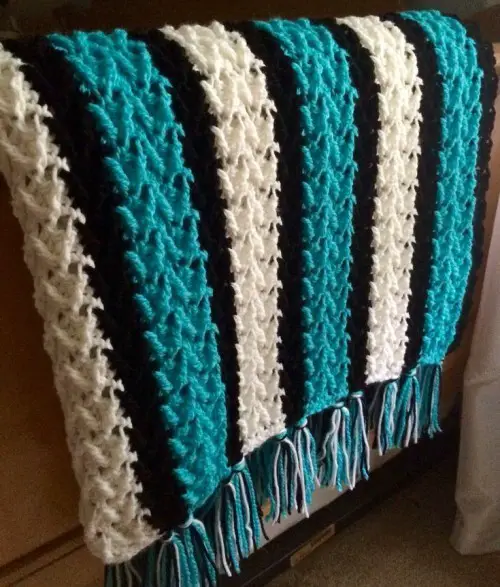 Arrow-Shaped Stitch Afghan Pattern-Simple And Lovely! 