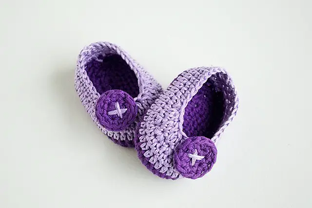 Crochet Baby Booties - Violet Butterfly by Croby Patterns
