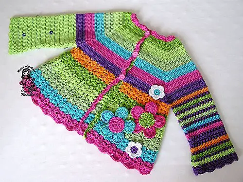 [Free Pattern] This Flower Cardigan Will Never Go Out Of Style - Daily ...