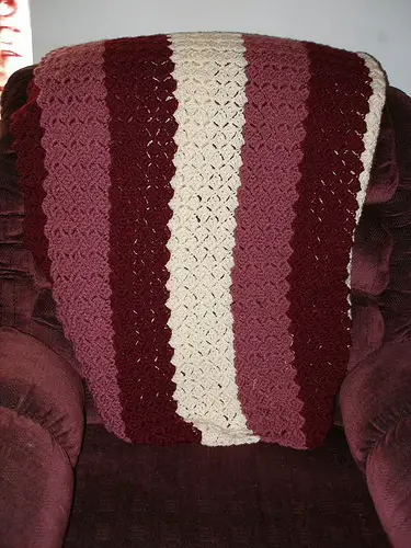 [Free Pattern] This Amazingly Simple Blanket Looks Spectacular And Works Super Fast