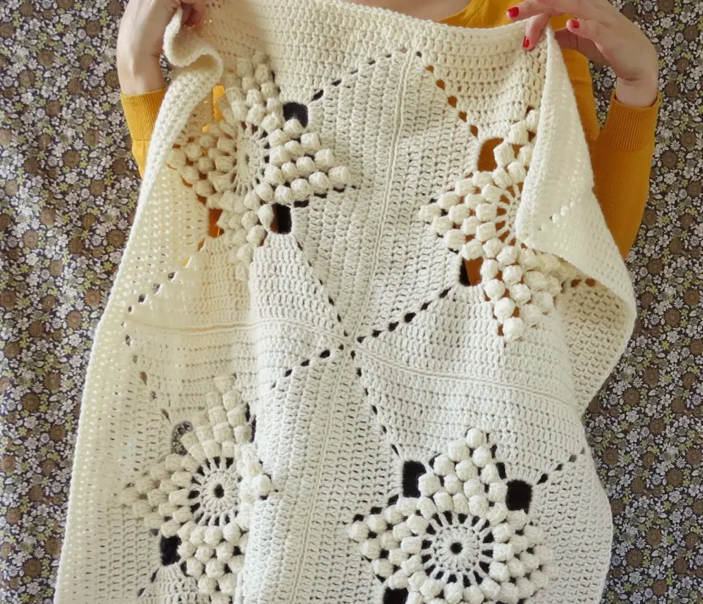 [Free Pattern] This Simply Stunning Vintage Blanket Pattern Will Make You Fall In Love Instantly