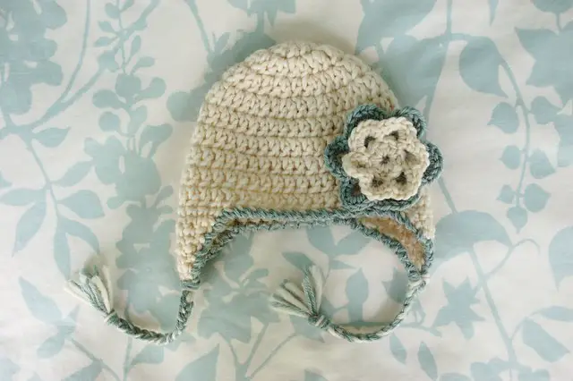 [Free Pattern] This Precious Earflap Hat Is So Easy And Fast To Make, You Won’t Believe It!