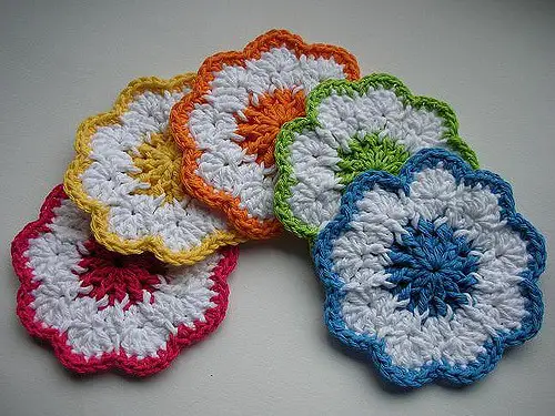 [Free Pattern] Celebrate Spring With These Happy And Beautiful Crochet Coasters