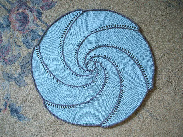 [Free Pattern] Incredibly Beautiful Spiral Baby Blanket