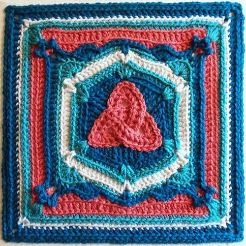 [Free Pattern] Fabulous Crochet Square With A Magical Design