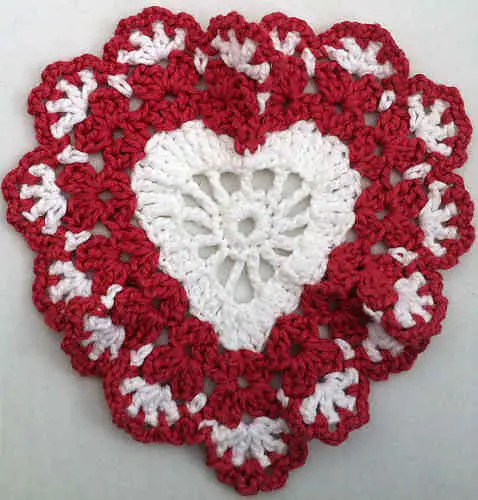 [Free Pattern] Beautiful And Simple Heart Shaped Crochet Dishcloth