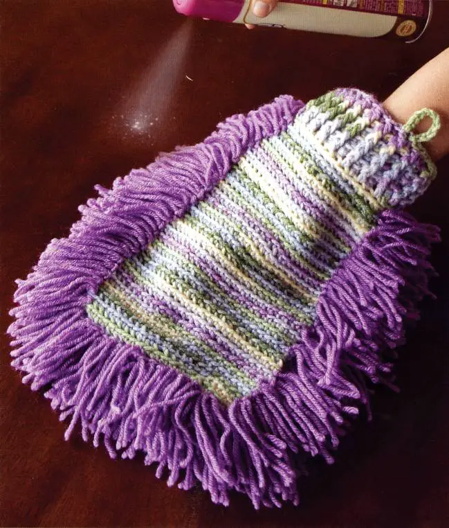 [Free Pattern] This Crocheted Dust Mitt Is Pretty And Practical
