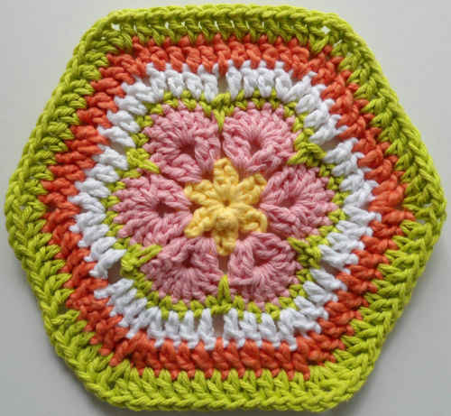 [Free Pattern] Gorgeous 6 Petal African Flower Crochet Dishcloth